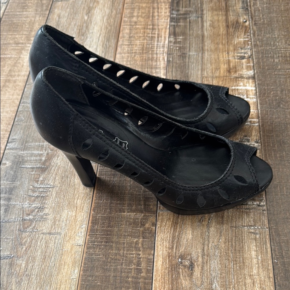 Cathy Jean Black Cutout Peep-Toe Heels